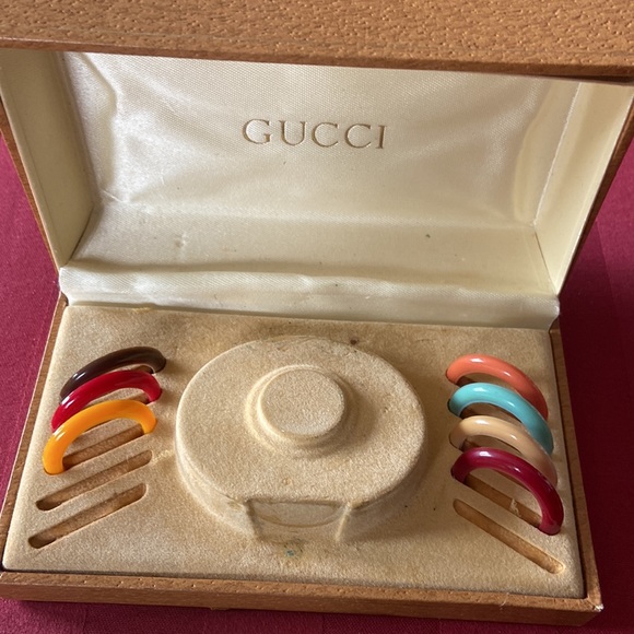 GUCCI VINTAGE Bangle BRACELET WATCH - Picture 2 of 2